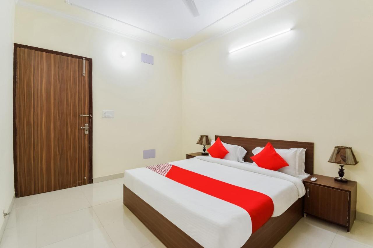 Oyo 26219 The Prince Park Chennai Exterior photo